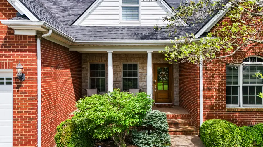 538 Houston Oaks Drive, Paris, KY 40361 - #2