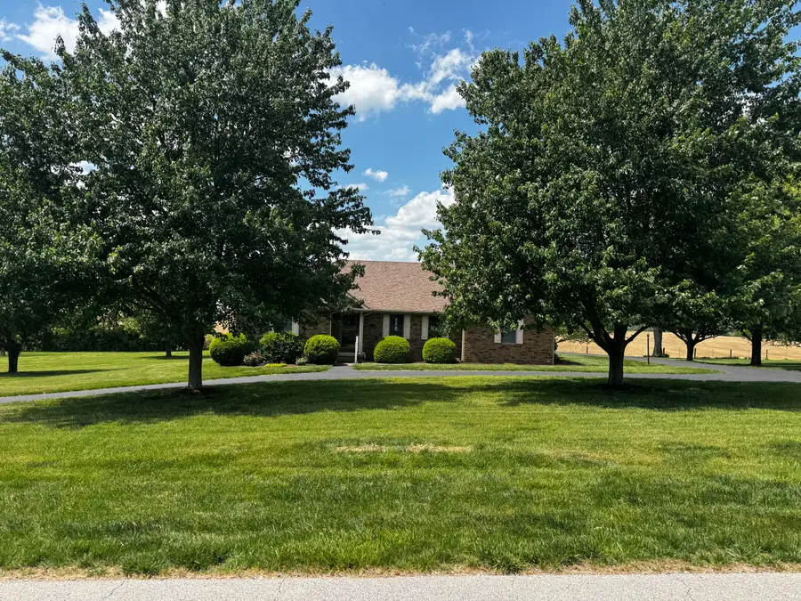 218 La Colline, Harrodsburg, KY 40330 - #2