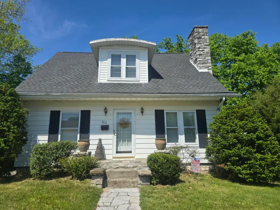 301 S 3rd Street, Nicholasville, KY 40356 - #3