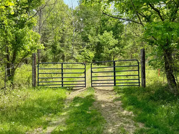 566A Tunnel Ridge Road, Argillite, KY 41121