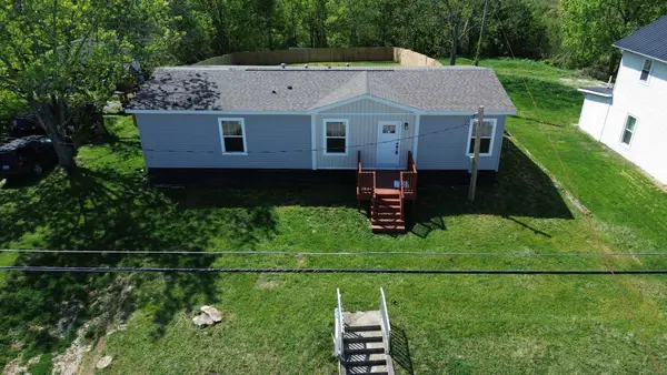 271  W Walnut Street, Mount Olivet, KY 41064