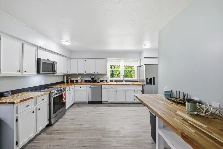 1123 Wells Lane, Lawrenceburg, KY 40342 - #3