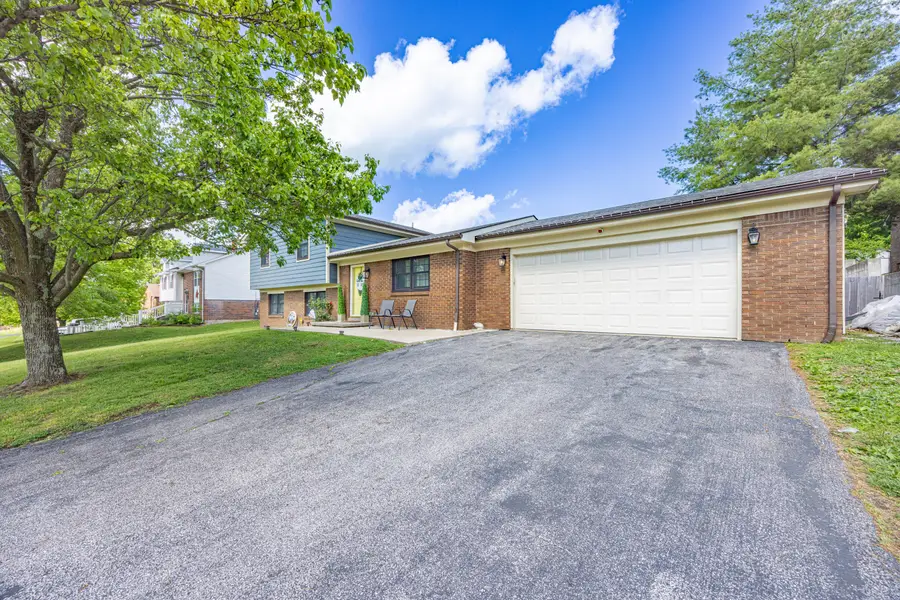 1025 Crestwood Heights, Paris, KY 40361 - #3