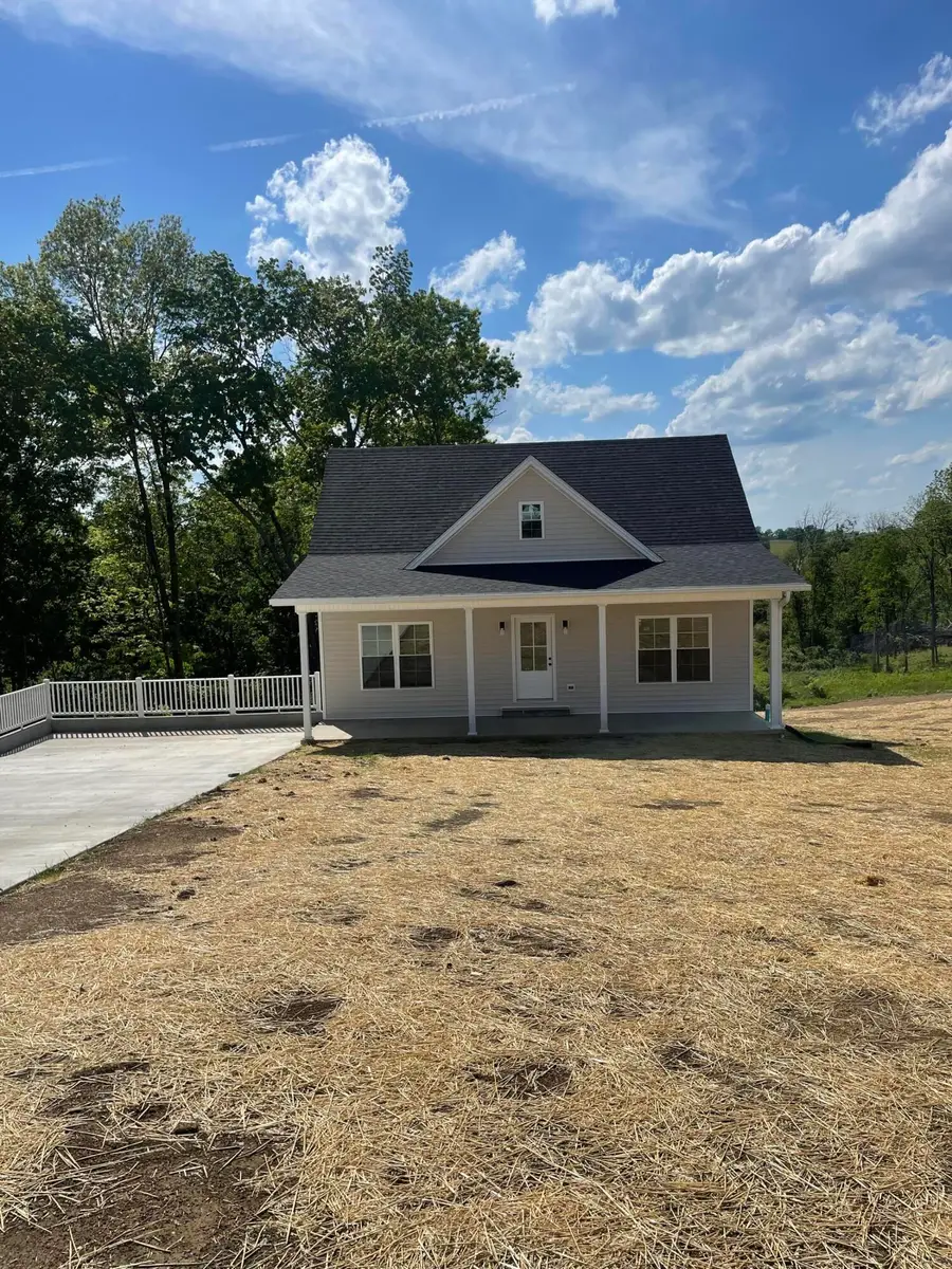 104 Cedarwood Drive, Lancaster, KY 40444 - #2