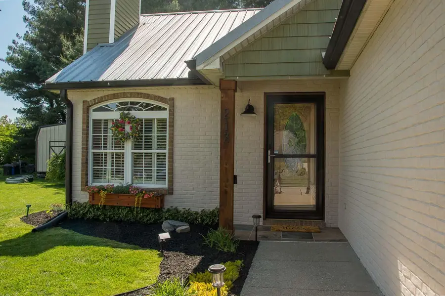 213 Horseshoe Court, Frankfort, KY 40601 - #3