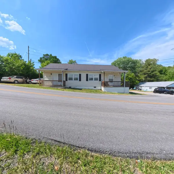1725 & 1727 Sand Hill Road, Irvine, KY 40336