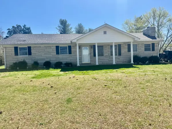 521 Clearcreek Road, Irvine, KY 40336