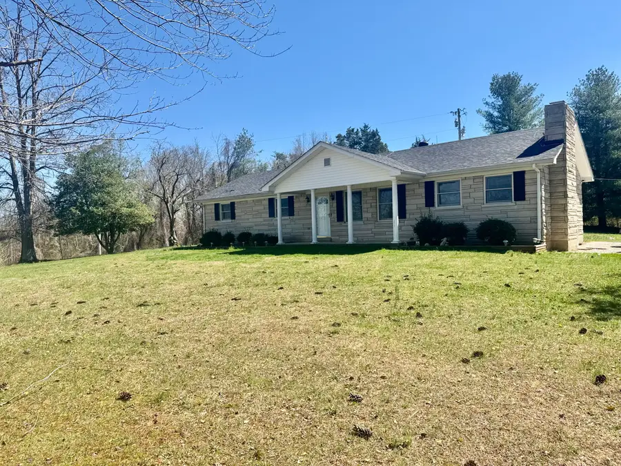 521 Clearcreek Road, Irvine, KY 40336 - #3