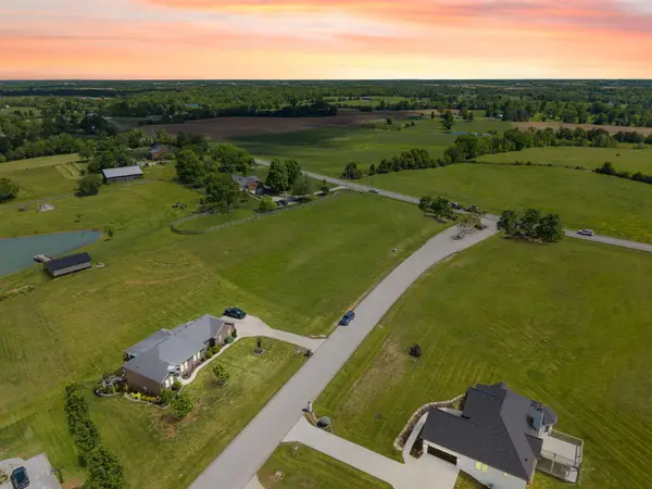 100 & 102 Abbey Ridge, Bardstown, KY 40004