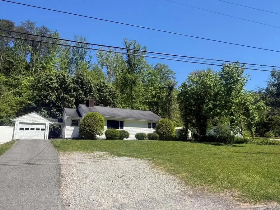2642 Kentucky 1107, Paintsville, KY 41240 - #2