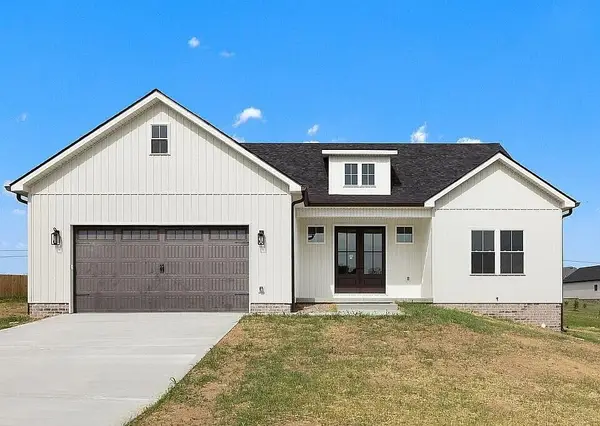 925 Meadow Lane, Harrodsburg, KY 40330