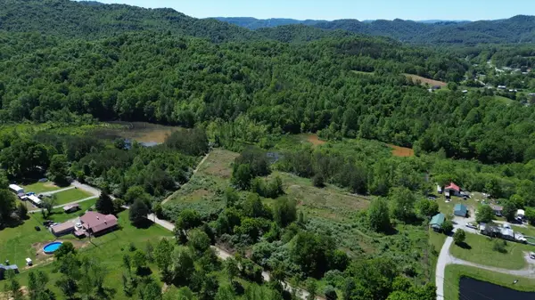9999 Lick Branch Road, Flat Lick, KY 40935