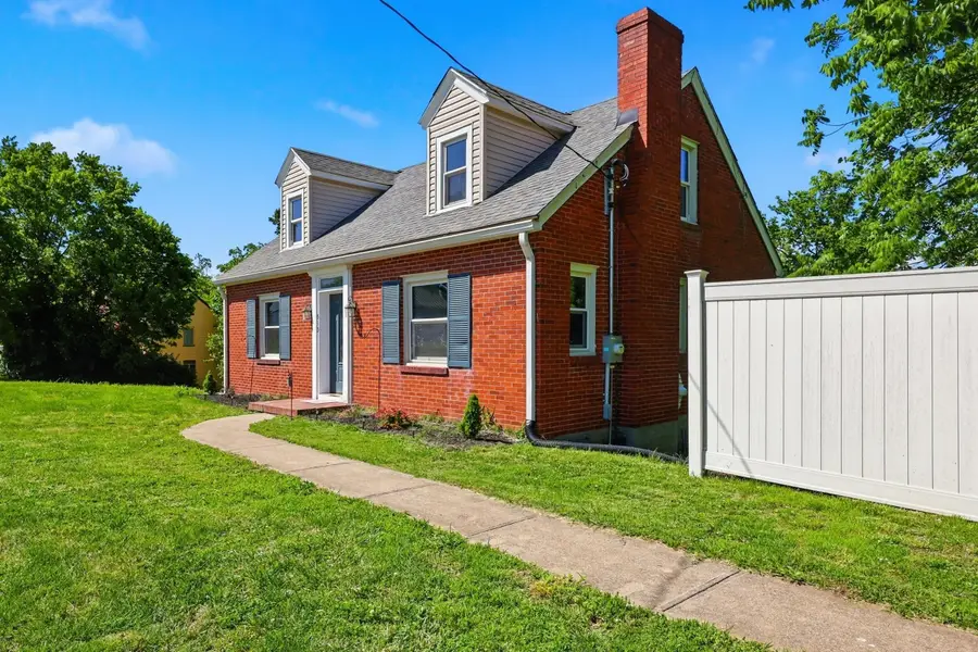 513 E Main Street, Harrodsburg, KY 40330 - #2
