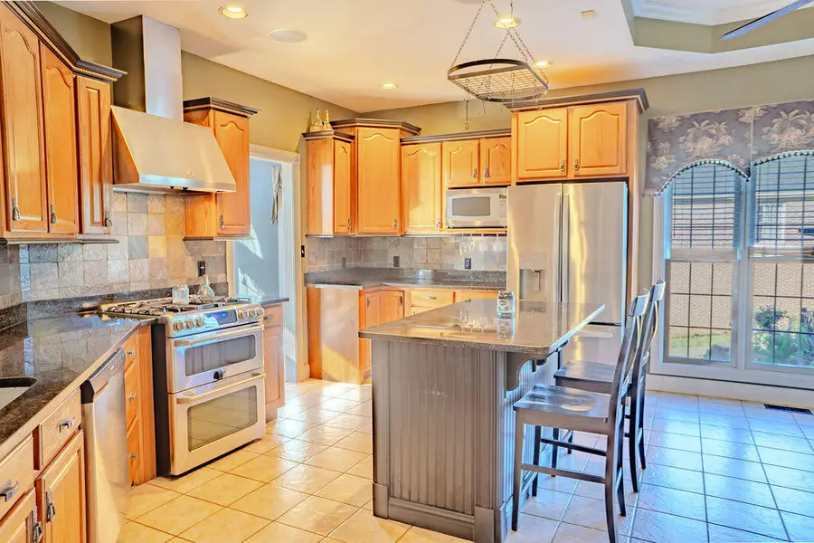 916 Country Oaks Drive, Richmond, KY 40475 - #2