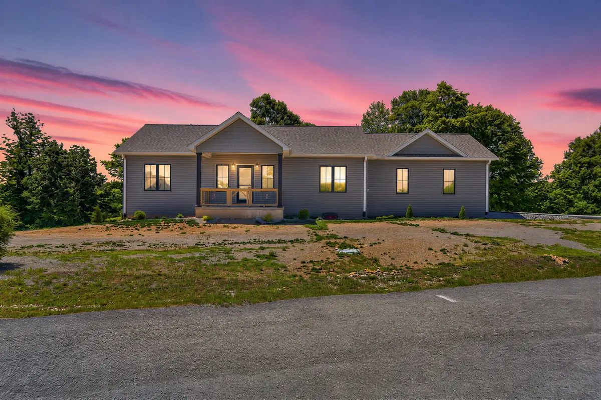 944 Lakepoint Drive, Albany, KY 42602 - #1