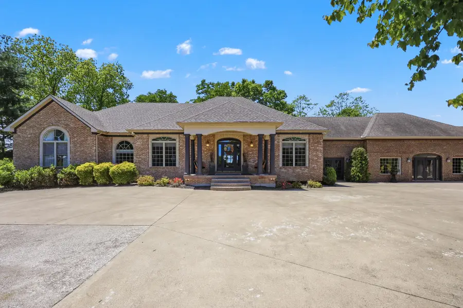 621 S Cleveland Road, Lexington, KY 40515 - #2