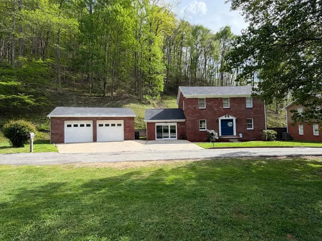 1010 Mays Branch Road, Prestonsburg, KY 41653 - #1