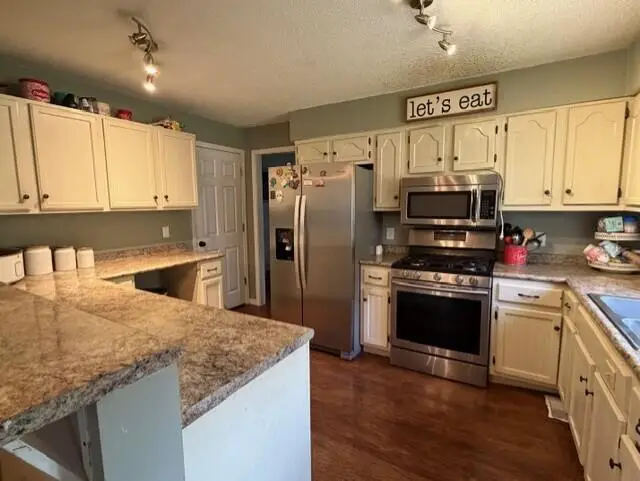 387 Left Penhook Road, Harold, KY 41635 - #3
