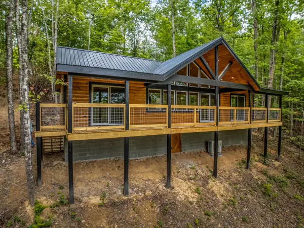 10 Birdsong Trail, Zoe, KY 41397