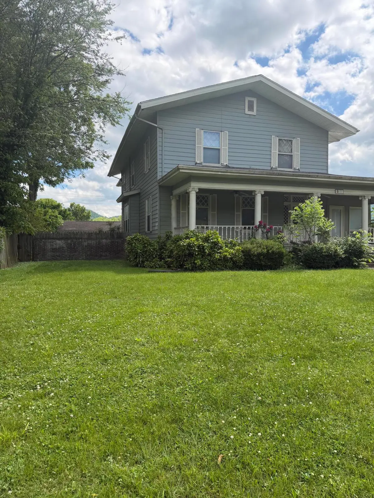 2621 W Cumberland Avenue, Middlesboro, KY 40965 - #1