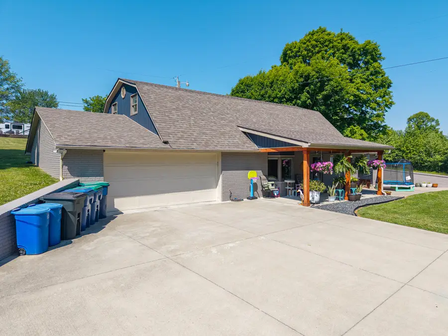 160 W Meadow Drive, Nancy, KY 42544 - #2