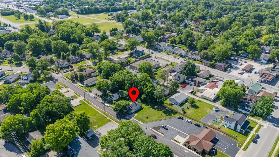 206 E Green Street, Versailles, KY 40383 - #2
