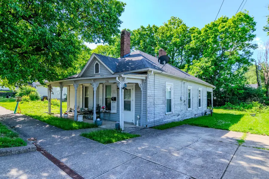 206 E Green Street, Versailles, KY 40383 - #3