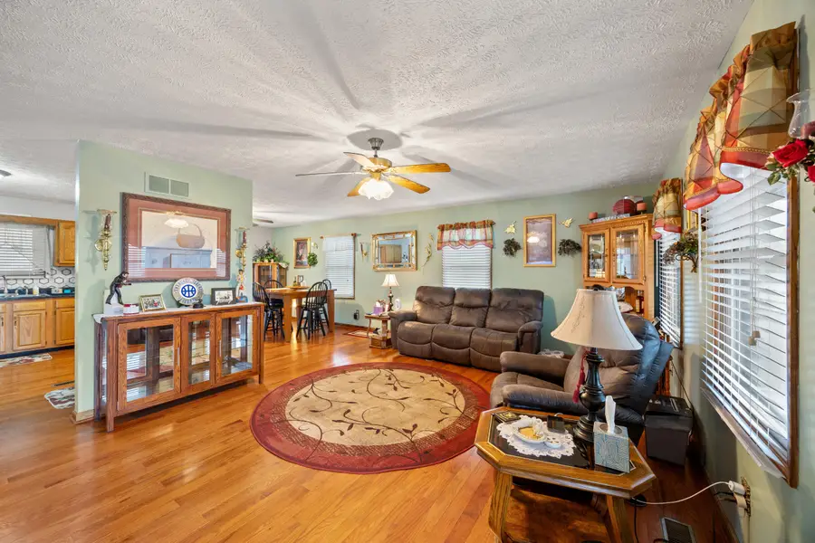 1518 Oakland Lane, Harrodsburg, KY 40330 - #2