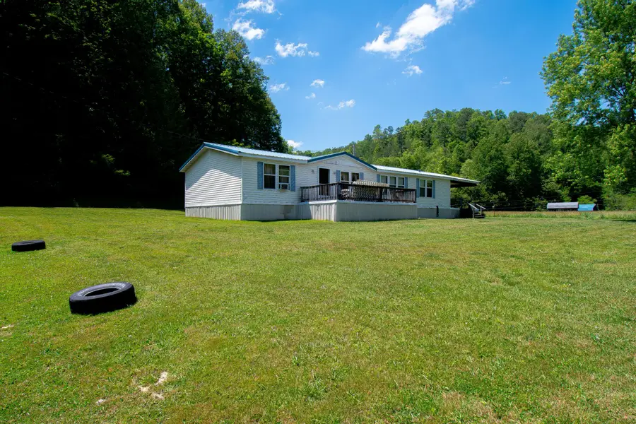 153 R Vancleve Road, Campton, KY 41301 - #2