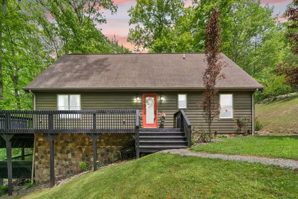 316 Wood View Drive, East Bernstadt, KY 40729