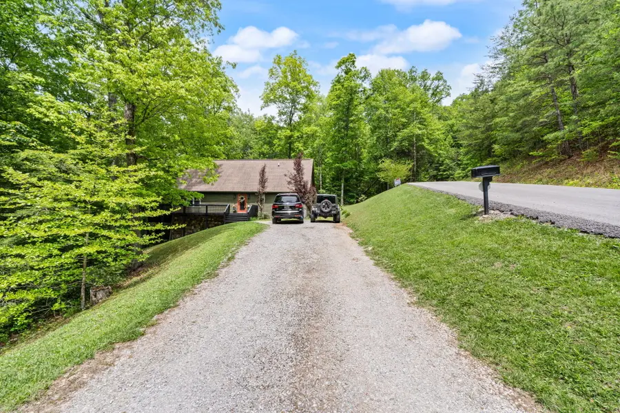 316 Wood View Drive, East Bernstadt, KY 40729 - #3