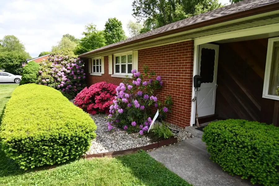 632 Nakomi Drive, Lexington, KY 40503 - #3