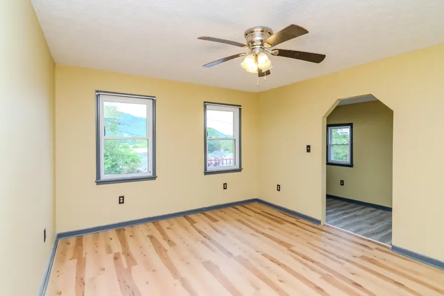 707 Poplar Street, Ravenna, KY 40472 - #3