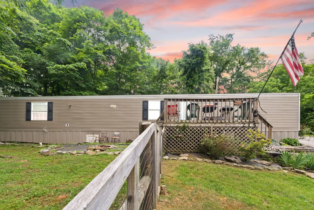 215 Lakeview Avenue, Burnside, KY 42519 - #1