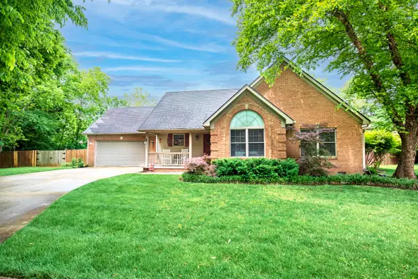 453 Gleneagles Way, Versailles, KY 40383