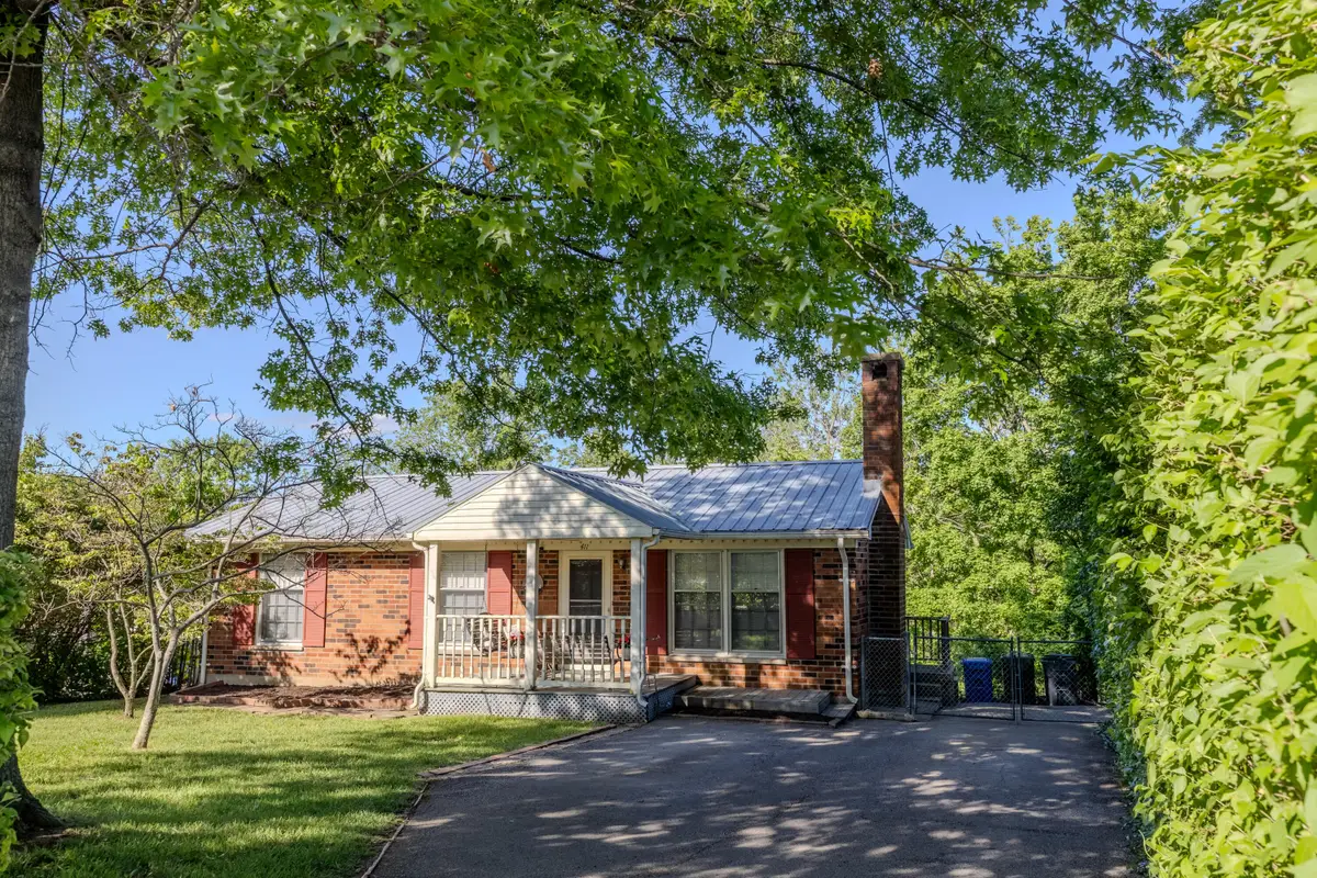 411 Lancelot Lane, Lexington, KY 40517 - #1