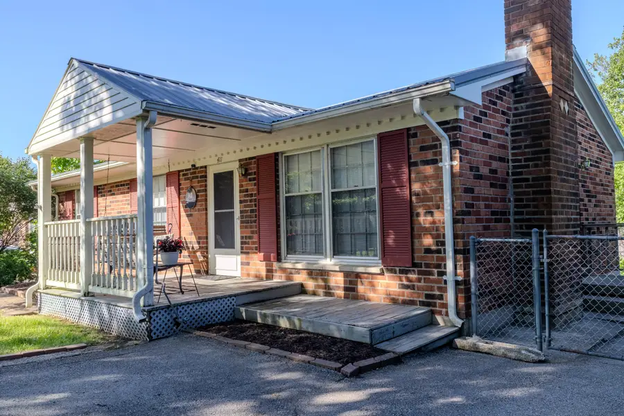 411 Lancelot Lane, Lexington, KY 40517 - #2