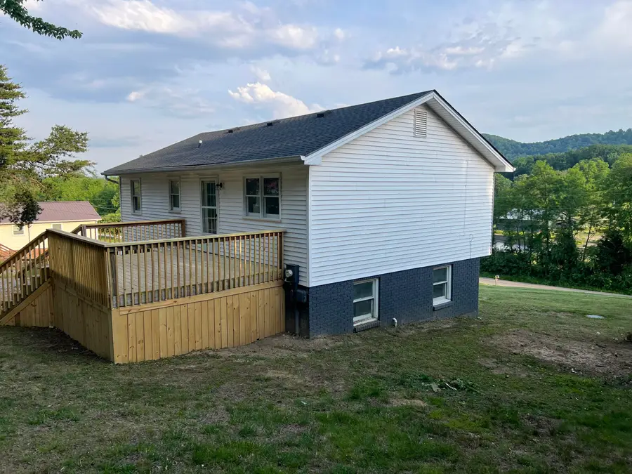 626 E Barker Lane, Berea, KY 40403 - #2