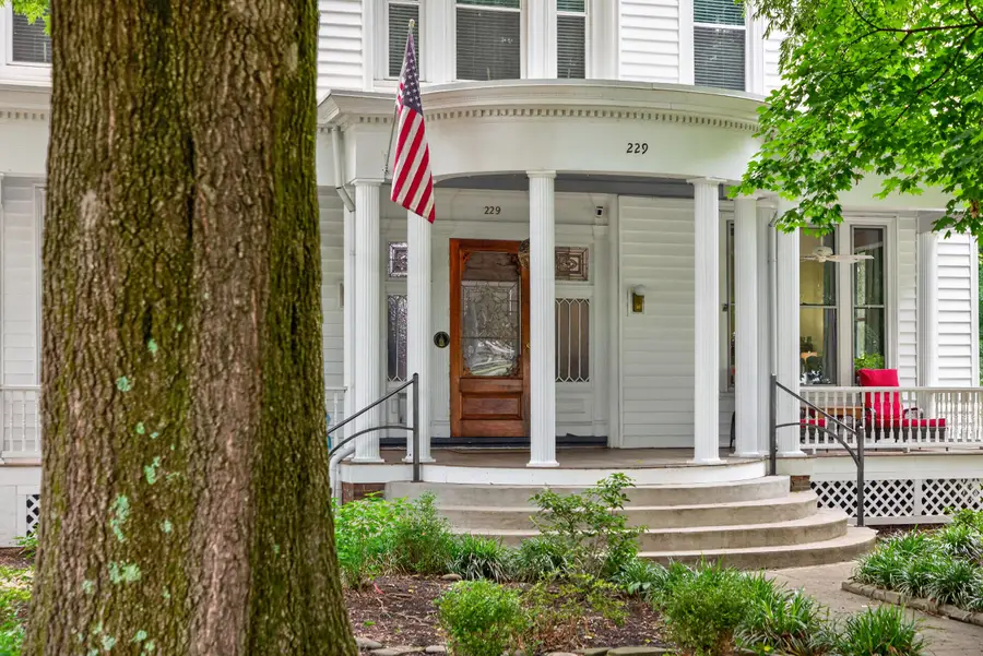229 W Lexington Avenue, Danville, KY 40422 - #2