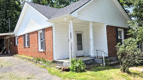 225 Kentucky Avenue, Paris, KY 40361