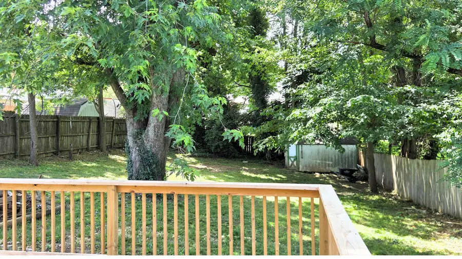 225 Kentucky Avenue, Paris, KY 40361 - #3