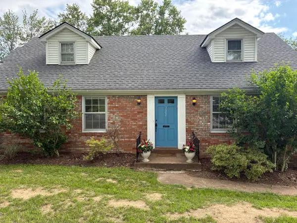 222 Wilson Downing Road, Lexington, KY 40517