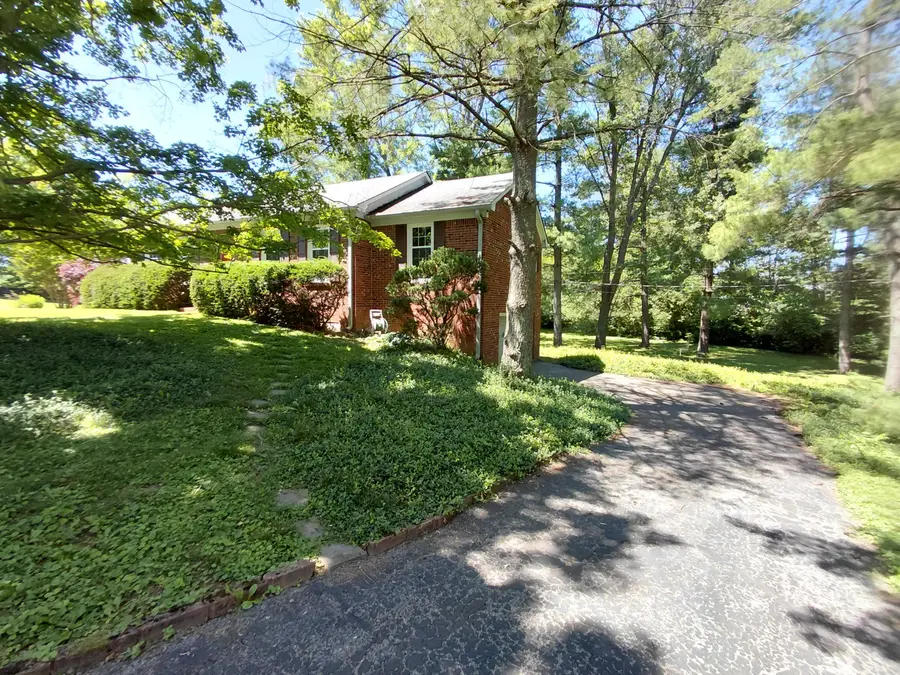 529 Silverbrook Drive, Danville, KY 40422 - #2
