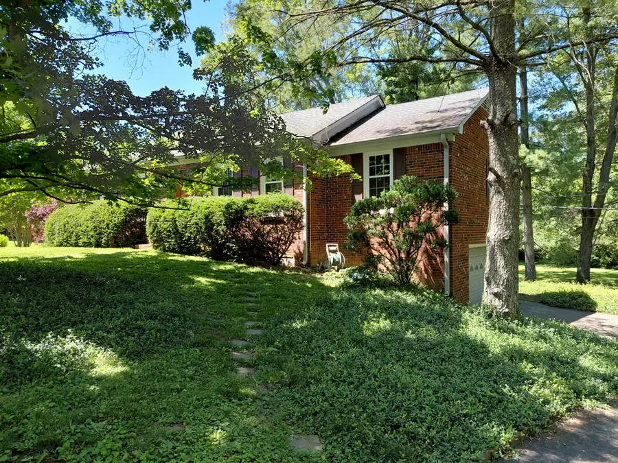 529 Silverbrook Drive, Danville, KY 40422 - #3