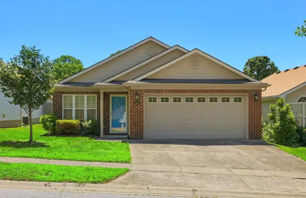184 White Oak Trace, Lexington, KY 40511