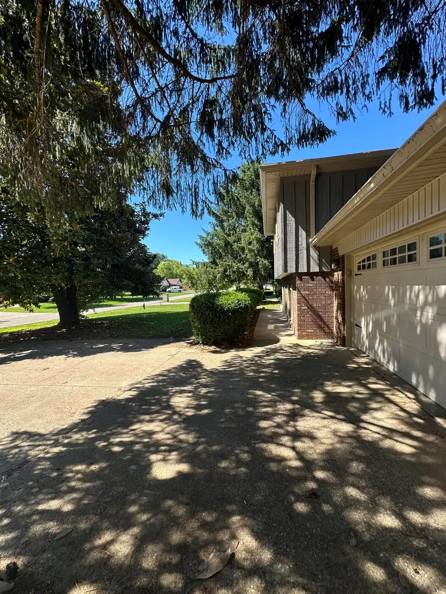 506 Koger Circle, Somerset, KY 42503 - #3