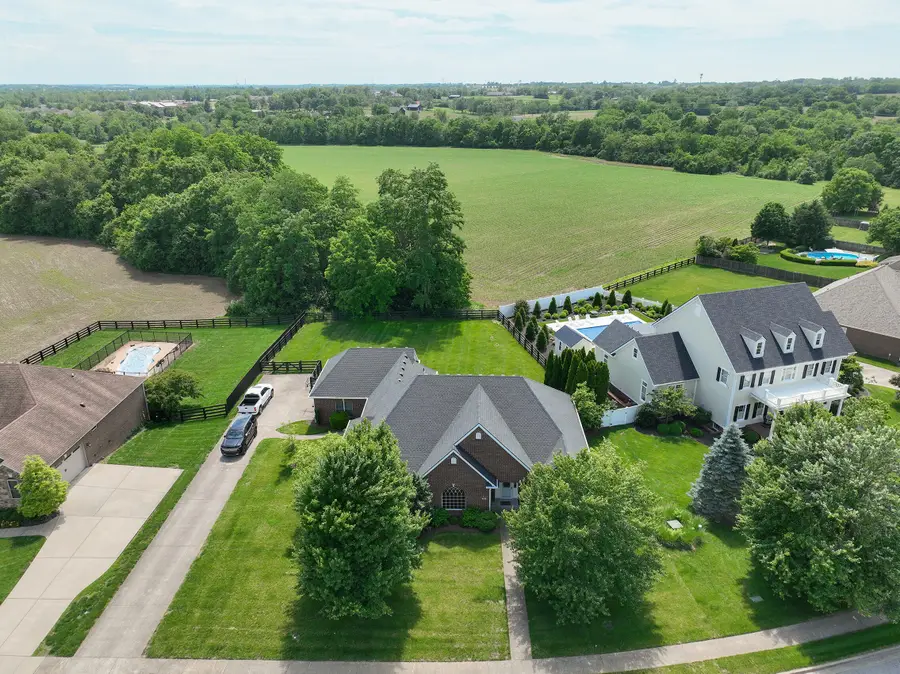 501 Hawthorne Drive, Nicholasville, KY 40356 - #2