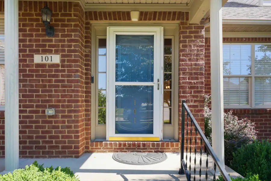 101 Kensington Lane, Frankfort, KY 40601 - #2
