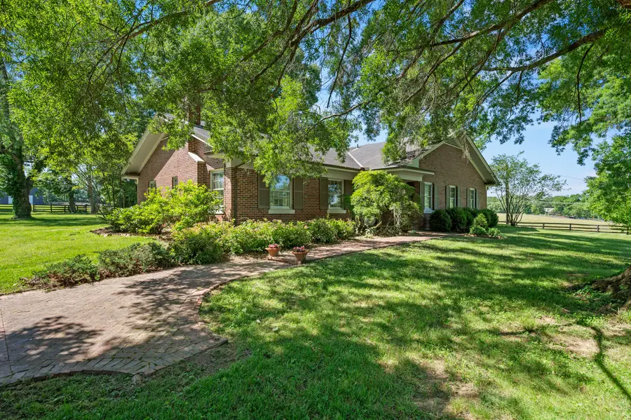 4036 N Cleveland Road, Lexington, KY 40516 - #2