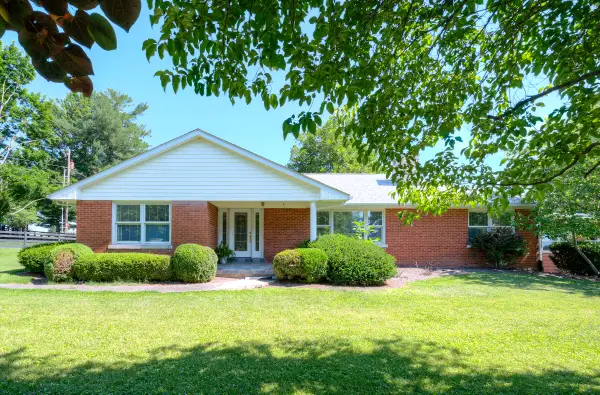 4861 Winchester Road, Lexington, KY 40509